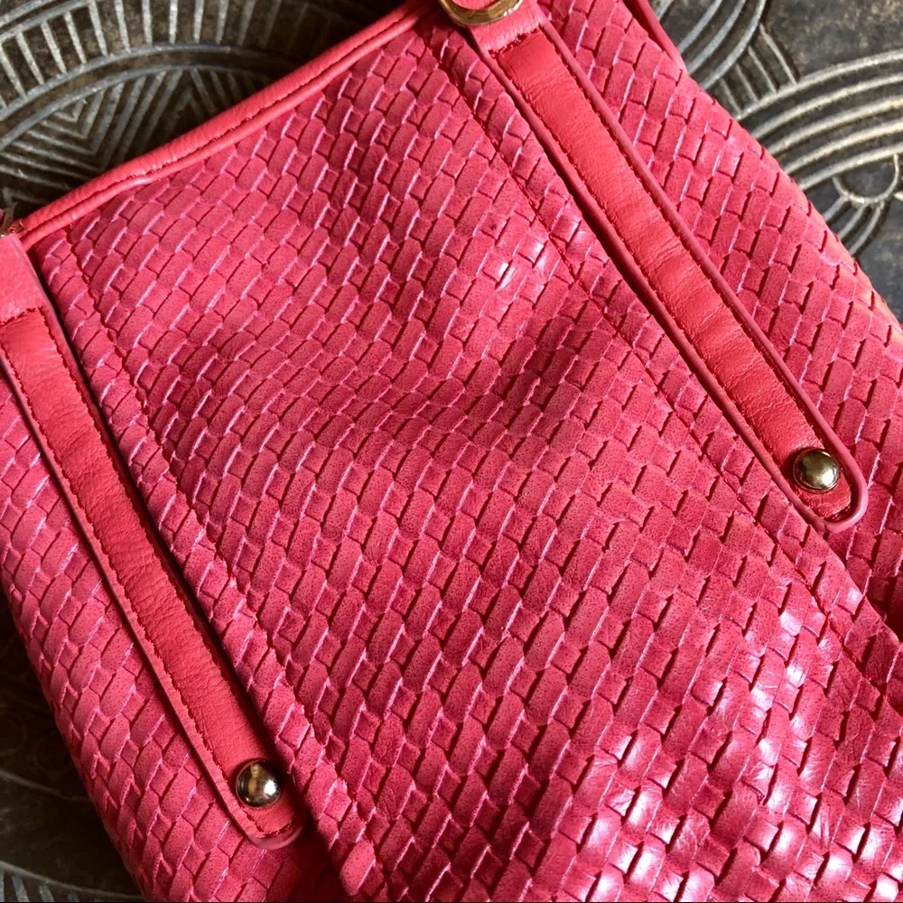3/$20 JUST MILLIE Woven Pattern Crossbody Bucket Bag Purse Pink